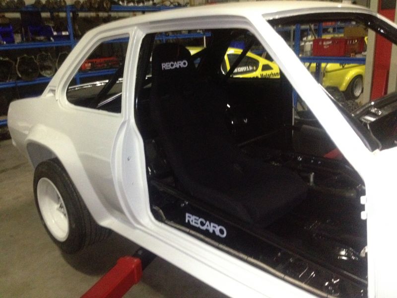 Ascona 400