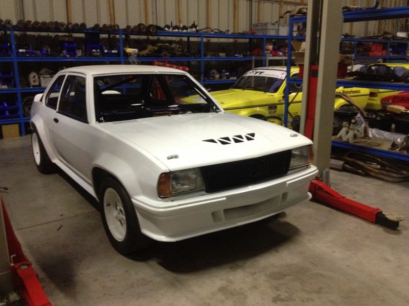 Ascona 400