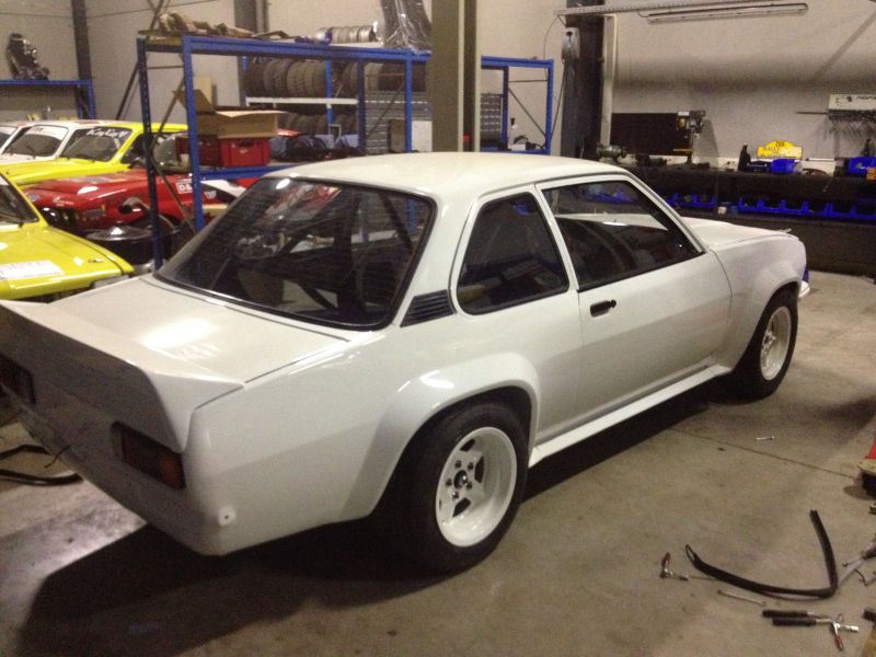 Ascona 400