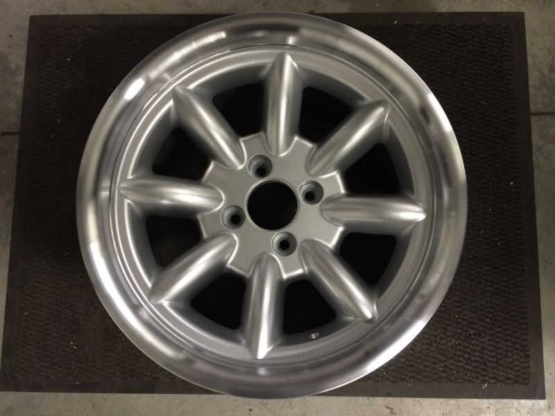 Nieuwe velgen te koop en in stock